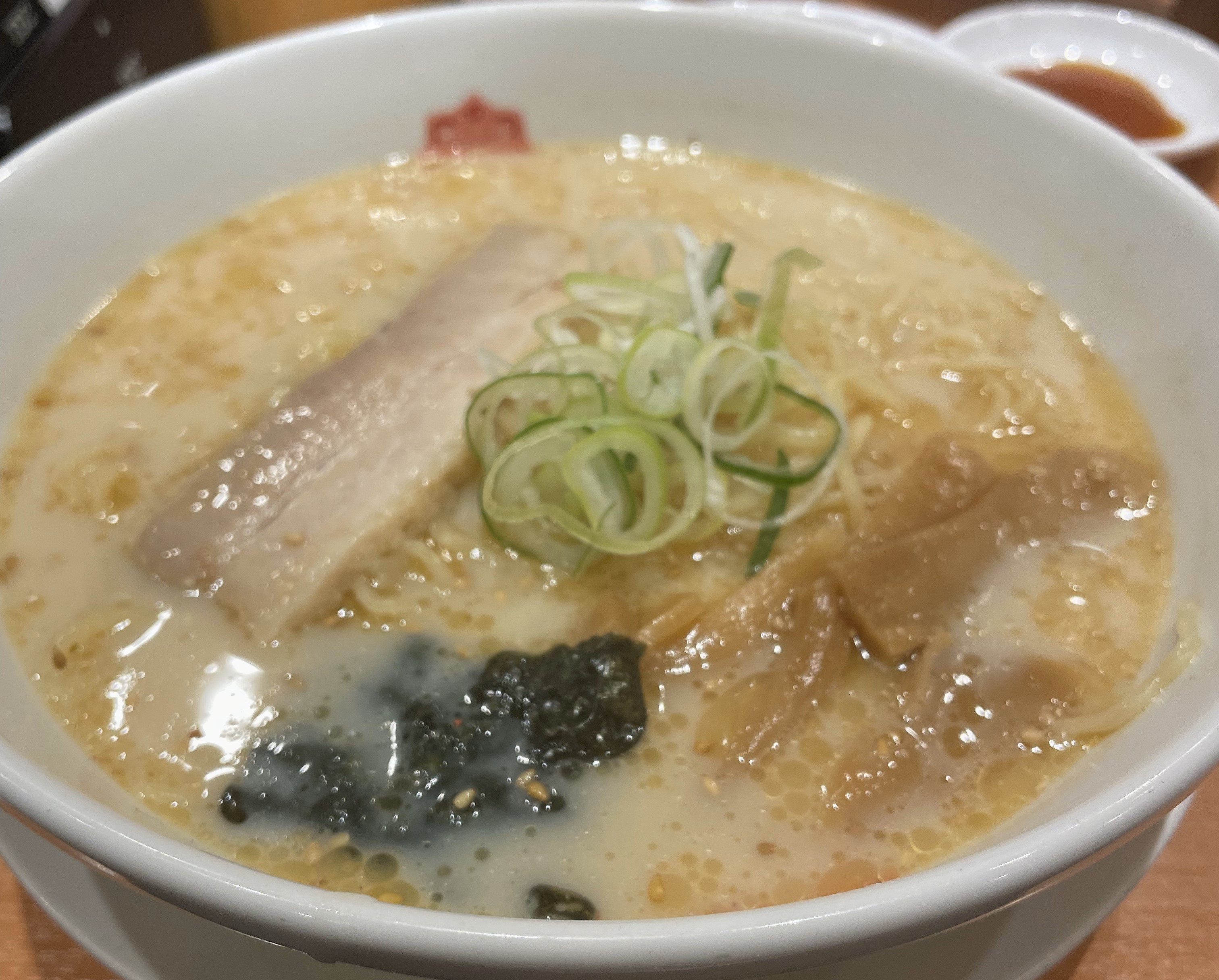 飲食チェーンの世界（日高屋　豚骨ラーメン＋半チャーハン＋餃子）